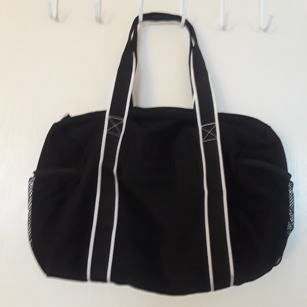 NWOT Victoria Sport Gym Bag